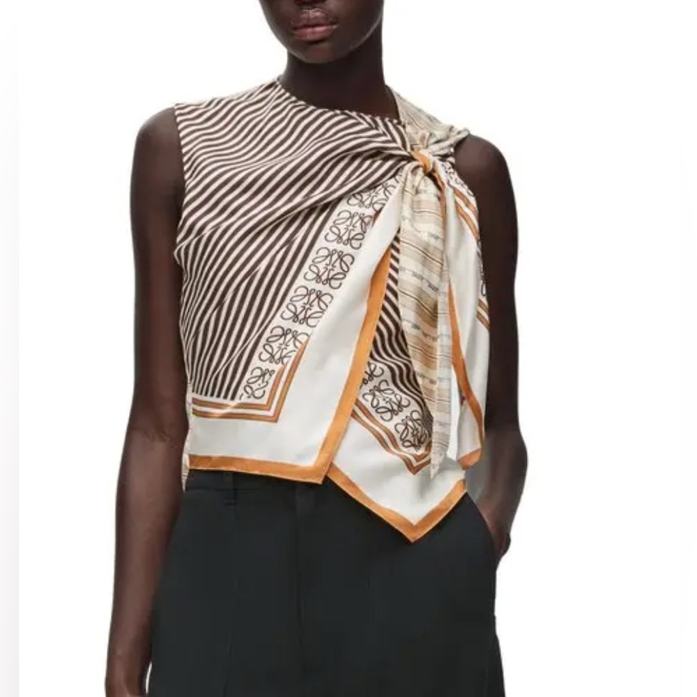 LOEWE
Layered Scarf Print Shoulder Tie Silk Top 38 - Picture 4 of 12